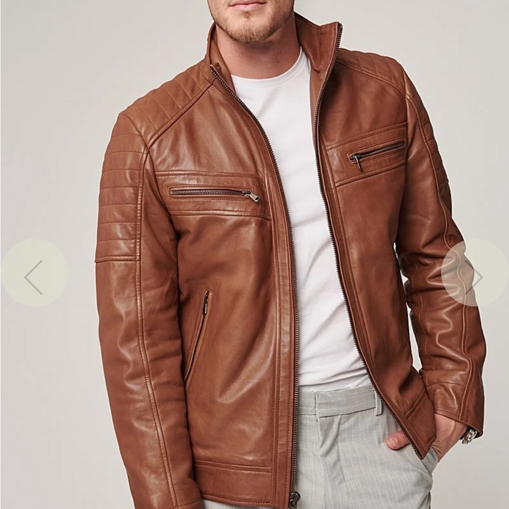 This jacket is brand new, never used, it did not fit me.